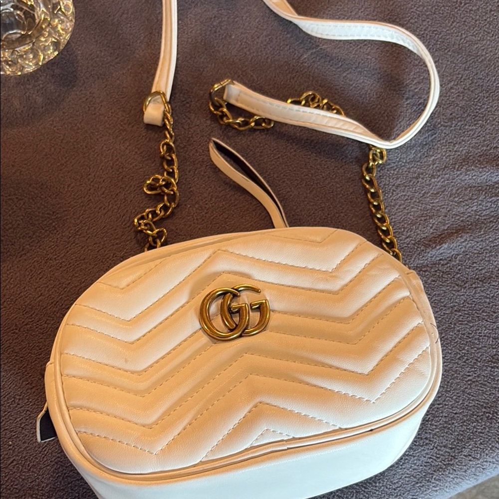 Elegant Cream Quilted Shoulder Bag